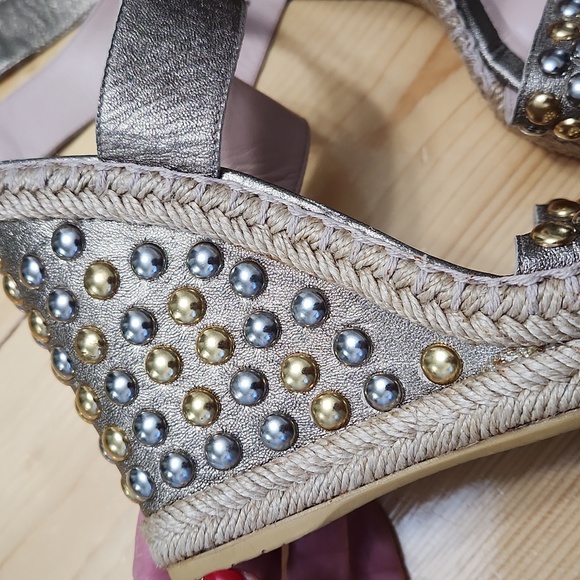Stuart Weitzman Hubcaps Wedge Metallic Studded Espadrille Sandals 7M - Picture 17 of 17